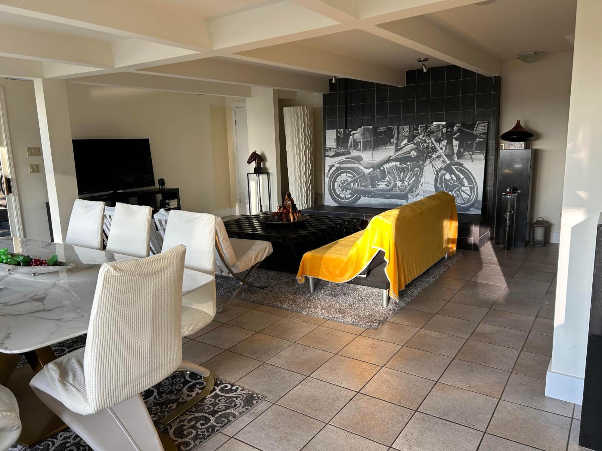 Grouse Cheerful Large Private Bedroom, Bath, Shared Deck, Pool, Hot Tub Северный Ванкувер Экстерьер фото