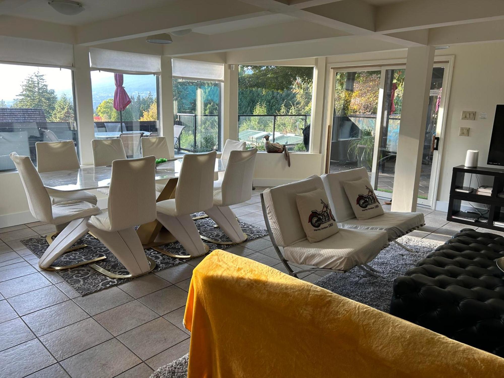 Grouse Cheerful Large Private Bedroom, Bath, Shared Deck, Pool, Hot Tub Северный Ванкувер Экстерьер фото