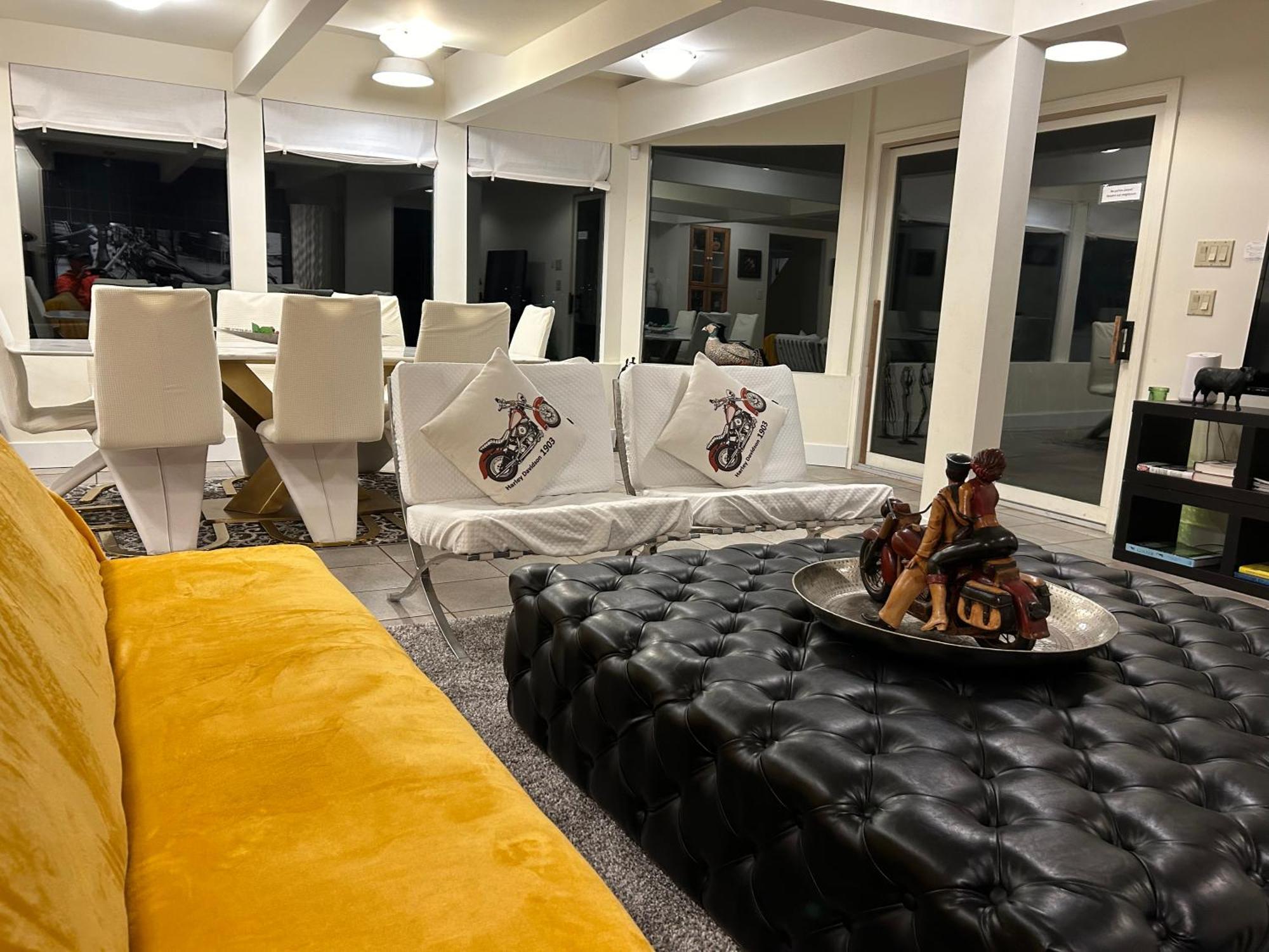 Grouse Cheerful Large Private Bedroom, Bath, Shared Deck, Pool, Hot Tub Северный Ванкувер Экстерьер фото
